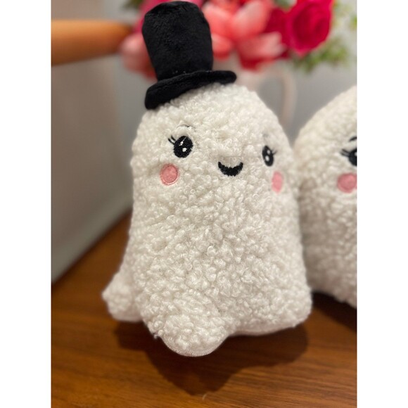 Halloween Sherpa Ghost Couple Decor - Picture 2 of 6